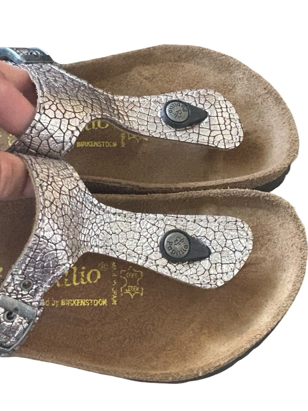 Papillio licensed by Birkenstocks Metallic Cracked-Texture Thong Sandals size 7